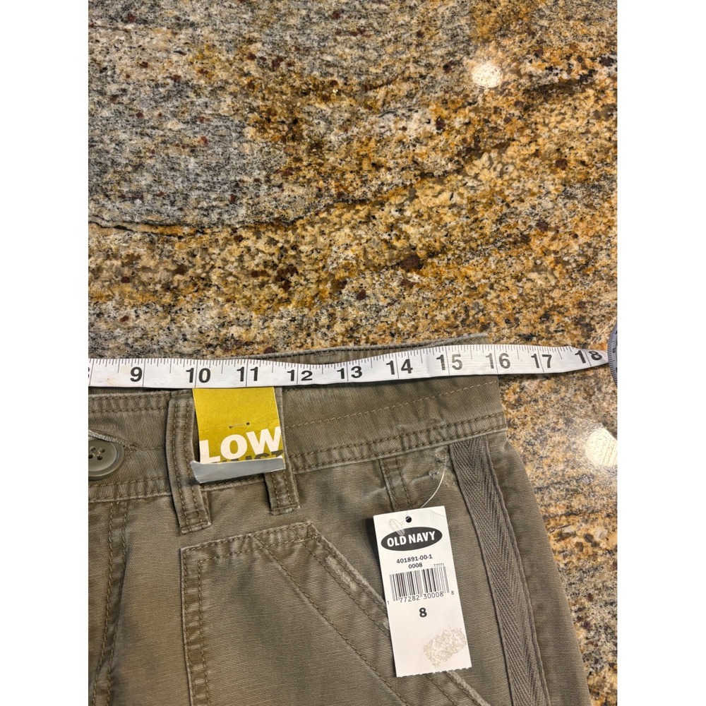 (READ) NWT Old Navy Low Rise Bootcut Cargo Pants Khaki Sz 8 Green Signature Y2K - Picture 6 of 9
